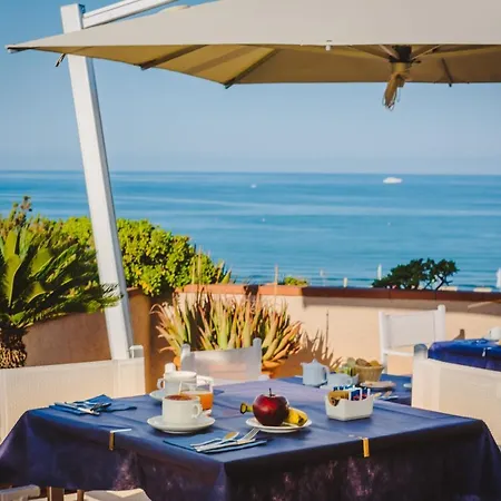 San Francisco Hotel 3*